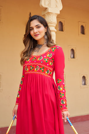 Adjustable fit kurti with traditional embroidery