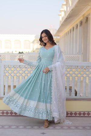 anarkali gown with dupatta