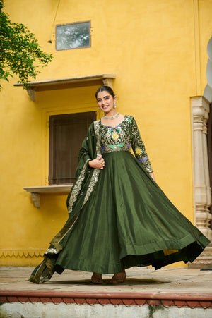 Vichitra fabric Mehendi gown with elegant design