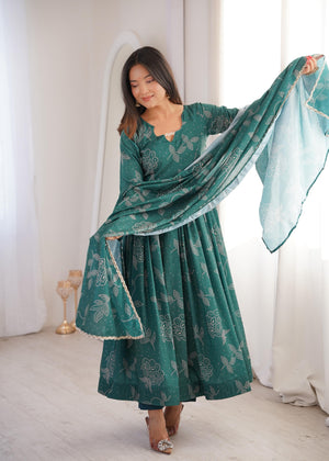 Festive wear green ethnic outfit for women