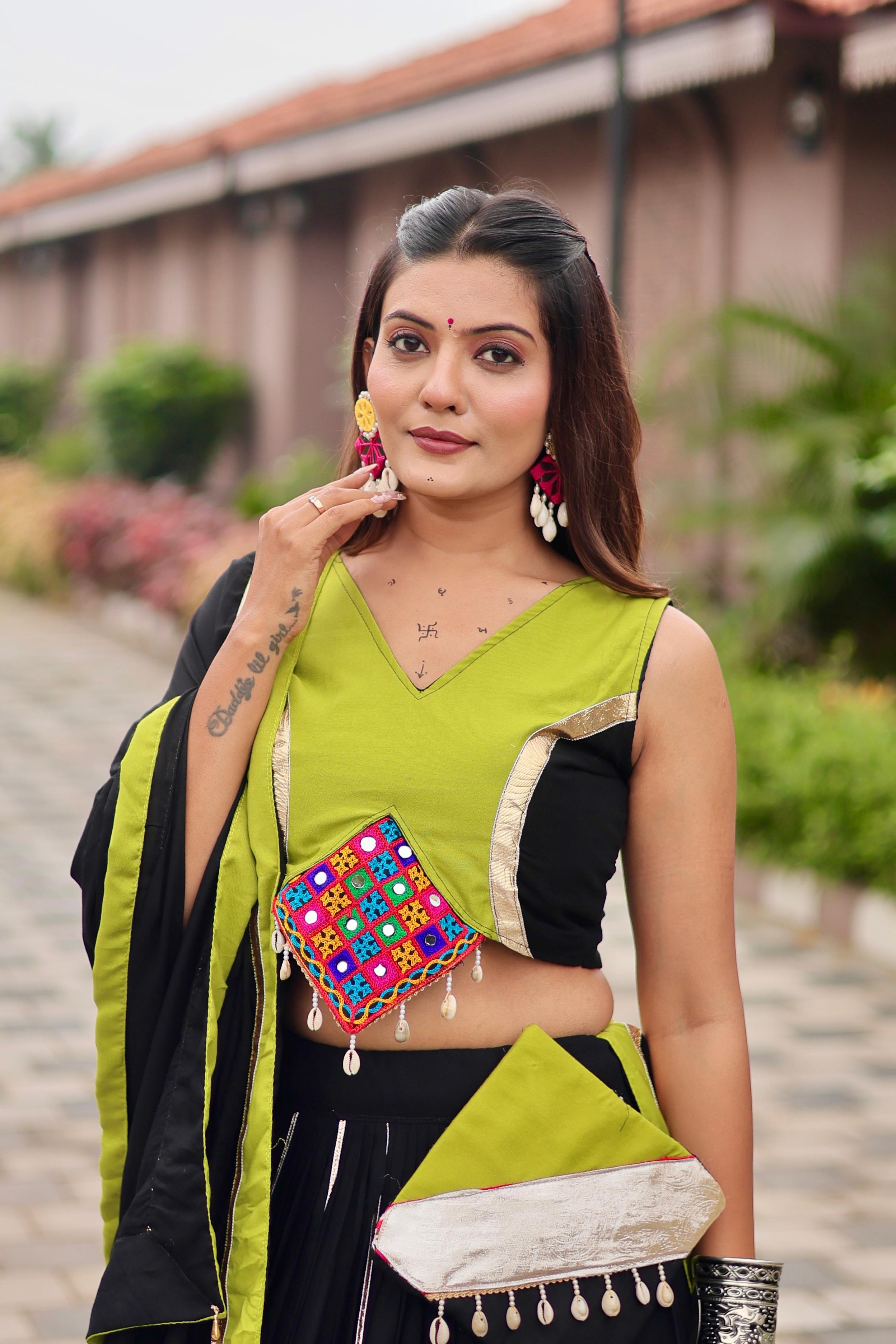 Hand purse with kodi lace – coordinated accessory