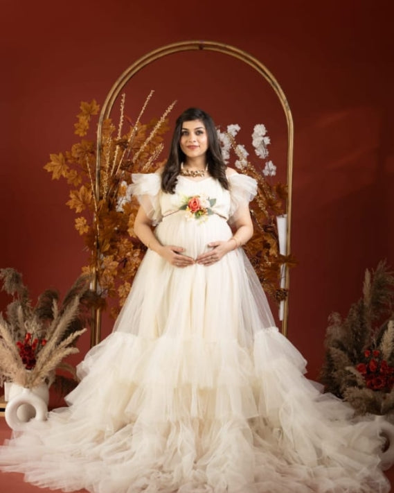  Ruffled Net Maternity Gown