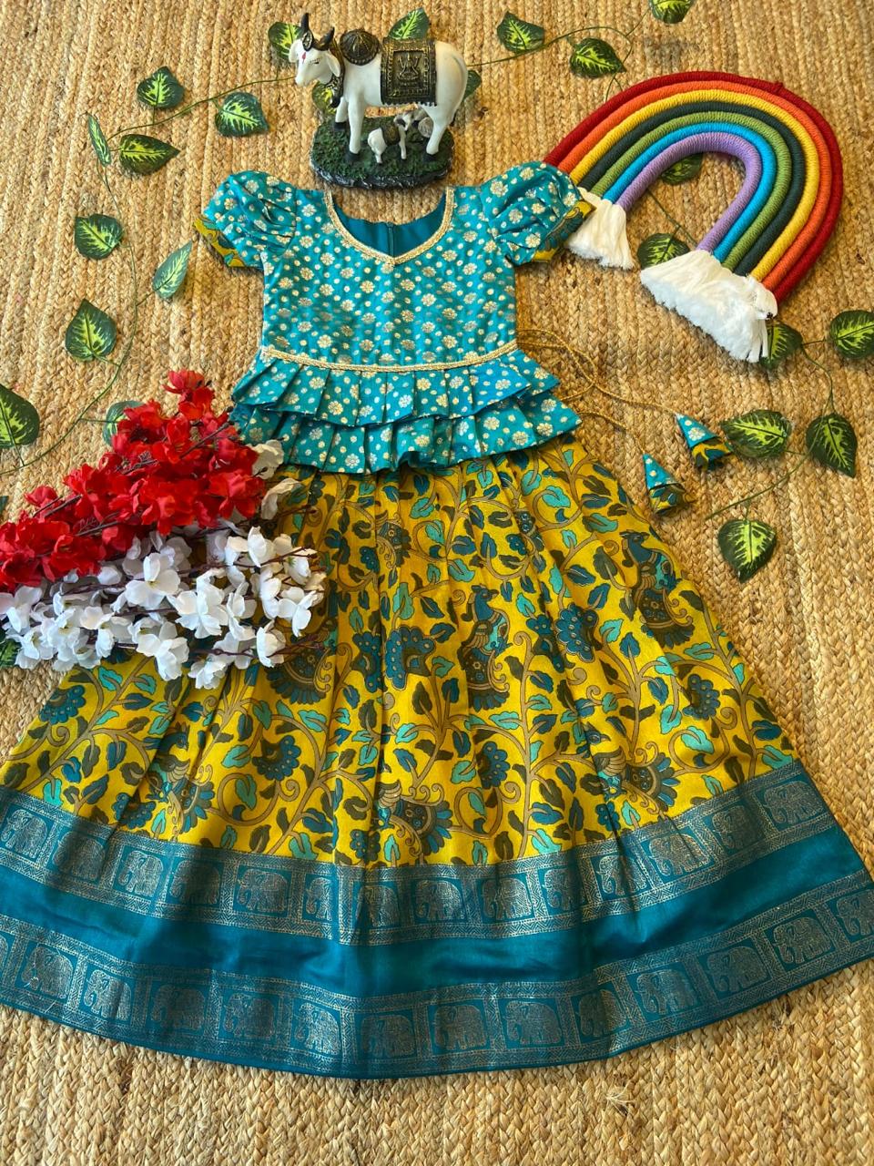 Pattu Paavadai