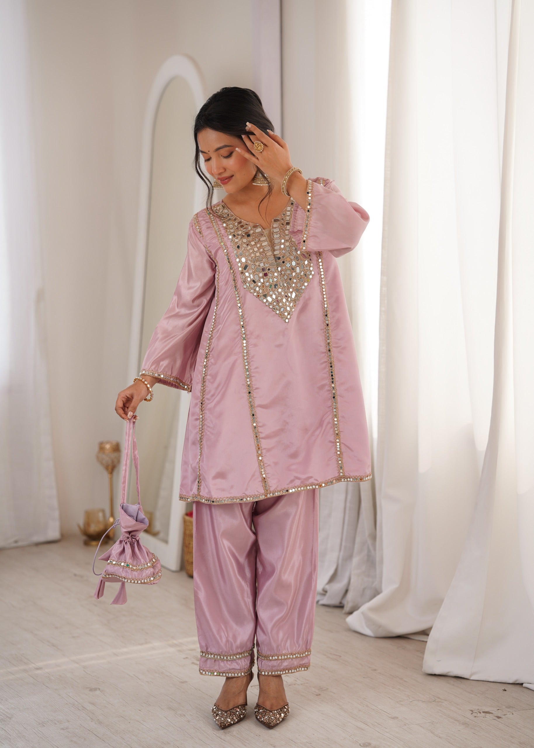 Pink kurti pant set with batwa mirror work