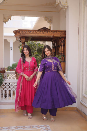 This Mul Chanderi kurti set is perfect for festive and wedding wear with embroidery work