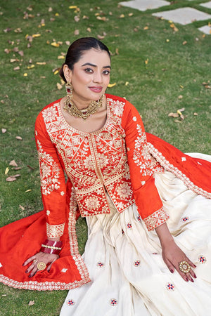 This stylish lehenga choli for women is ideal for wedding events and celebrations with its flowing flare and rich design.