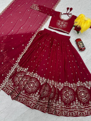 Dupatta embroidery and lace border detail
