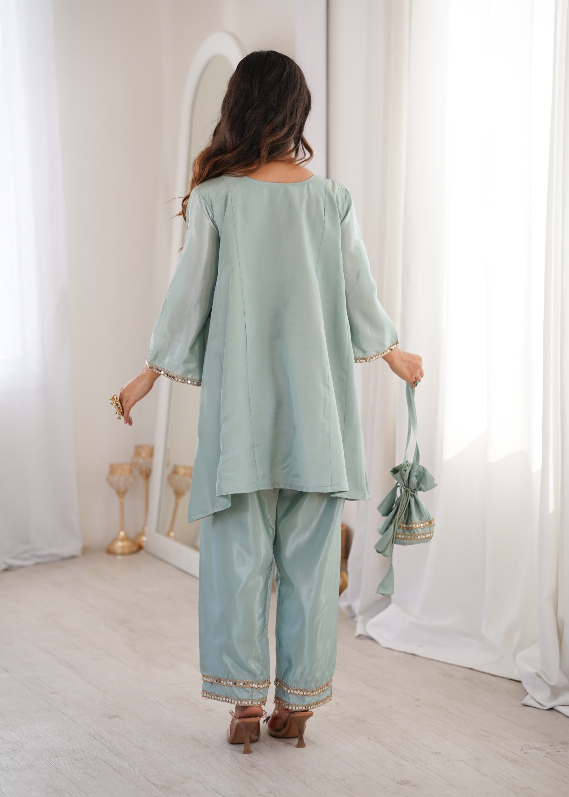 Women ethnic wear kurti set with batwa
