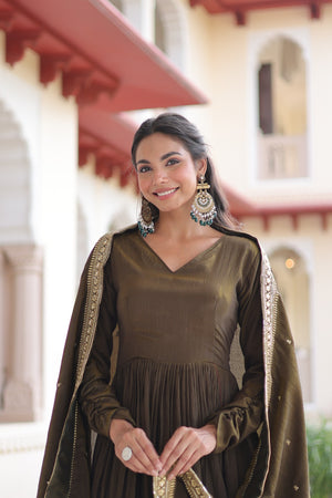 Elegant wedding gown for women